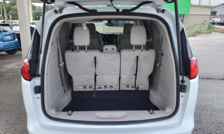 2021 Chrysler Voyager LXi Rear Hatch 7780