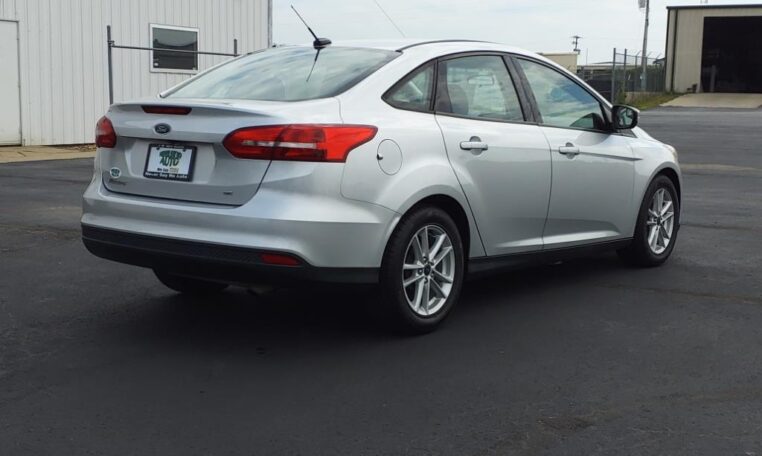 2018 Ford Focus SE Rear Angle B2766 (15)