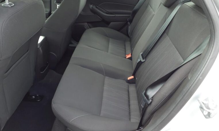 2018 Ford Focus SE Rear Seats B2766 (12)