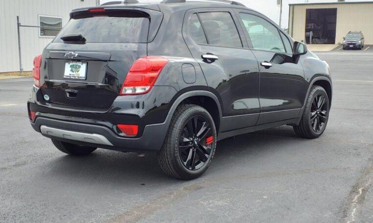 2019 Chevrolet Trax LT Rear Angle B2767T (16)