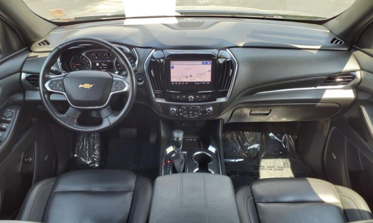 2022 Chevrolet Traverse 3LT Main Cabin B2759T