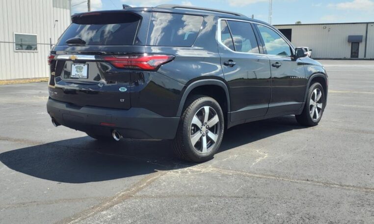 2022 Chevrolet Traverse 3LT Rear Angle B2759T