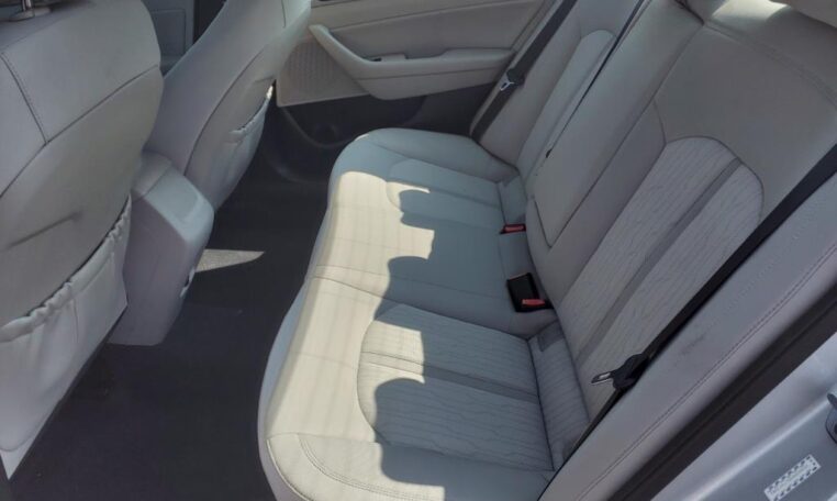 2016 Hyundai SONATA Hybrid SE Rear Seats B2773 (13)