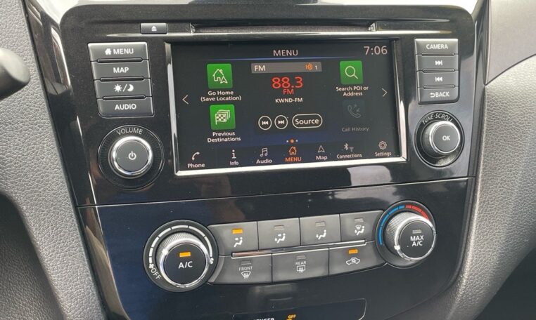 2021 Nissan Rogue Sport S 7836 Infotainment Center (6)