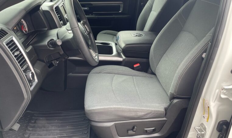 2021 RAM 1500 Classic #7839 Front Seats (16)