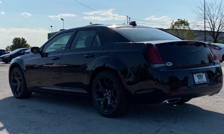 2022 Chrysler 300 Touring 7900T Rear (3)