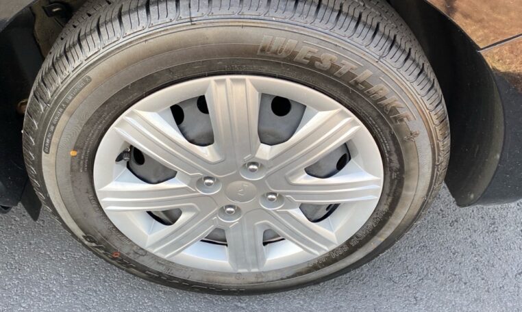 2023 Kia Rio LX B2776 (18) Tires