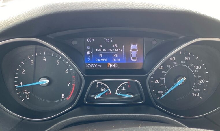 2015 Ford Focus SE 7863 (14) Gauges