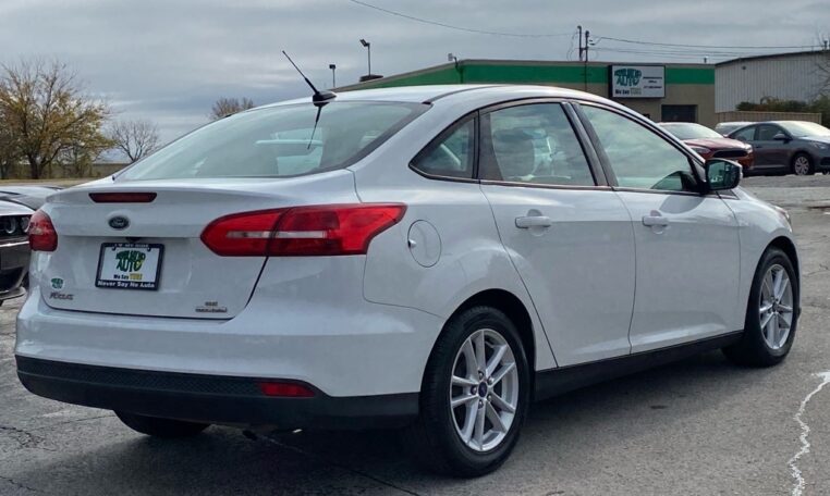 2015 Ford Focus SE 7863 (2) Rear