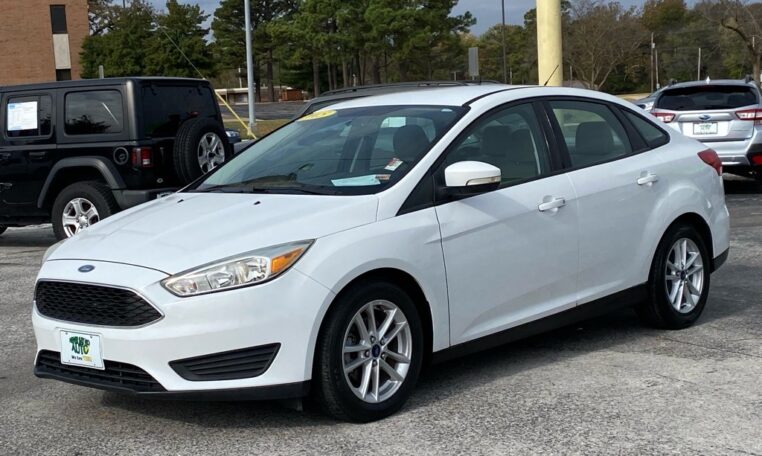 2015 Ford Focus SE 7863 (5) Front