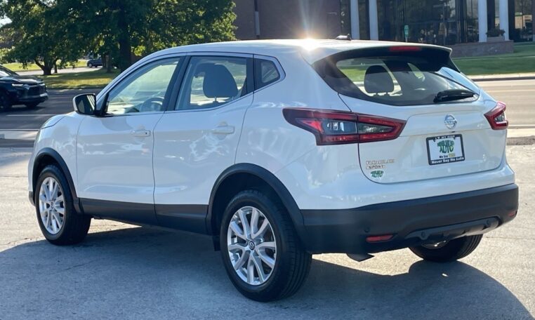 2021 Nissan Rogue Sport SV 7867T Rear (3)