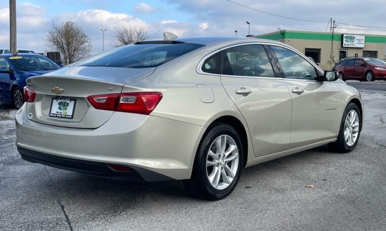 2016 Chevrolet Malibu LT 7959 (2) Rear