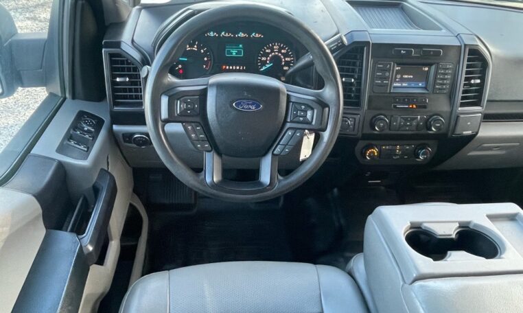 2016 Ford F-150 XL 7954 (5) Cabin