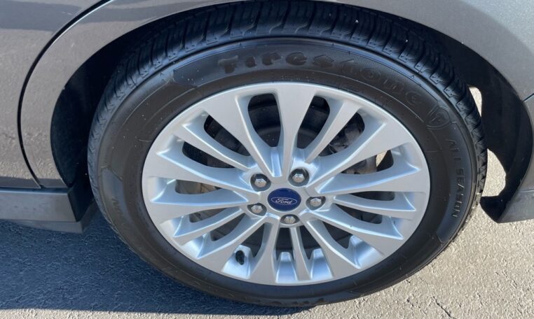 2017 Ford C-MAX Hybrid SE B2783 (18) Tire