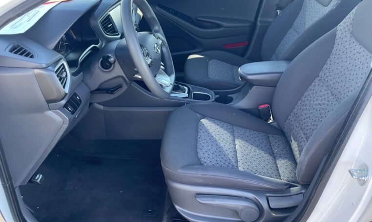 2018 Hyundai IONIQ Hybrid Blue B2790 (14) Front Seats