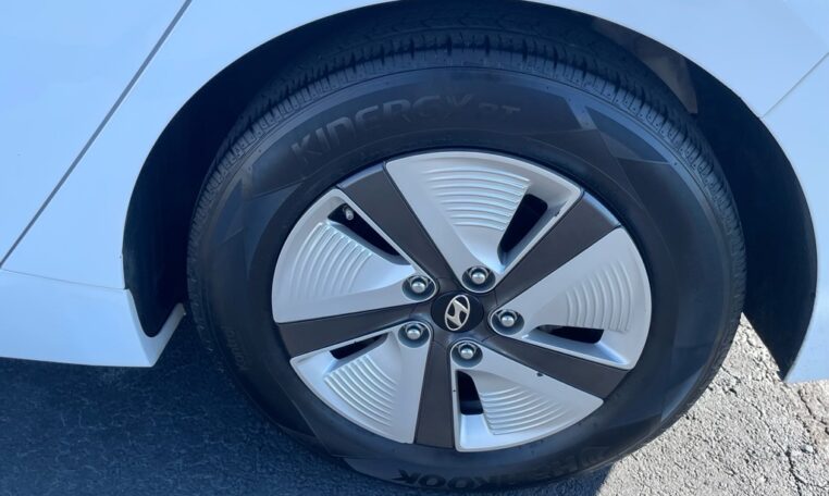 2018 Hyundai IONIQ Hybrid Blue B2790 (17) Wheel