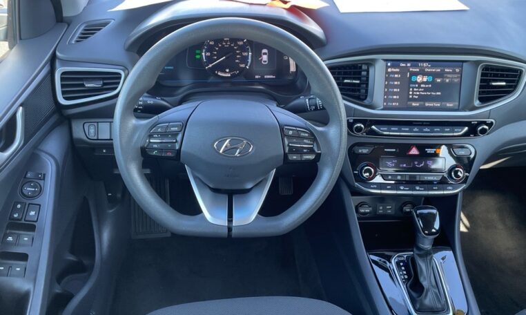 2018 Hyundai IONIQ Hybrid Blue B2790 (5) Cabin