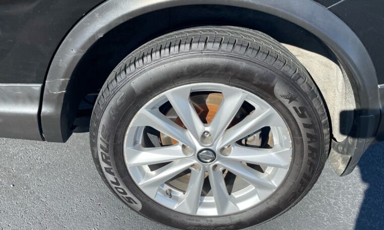 2019 Nissan Rogue Sport S B2771T (16) Tire