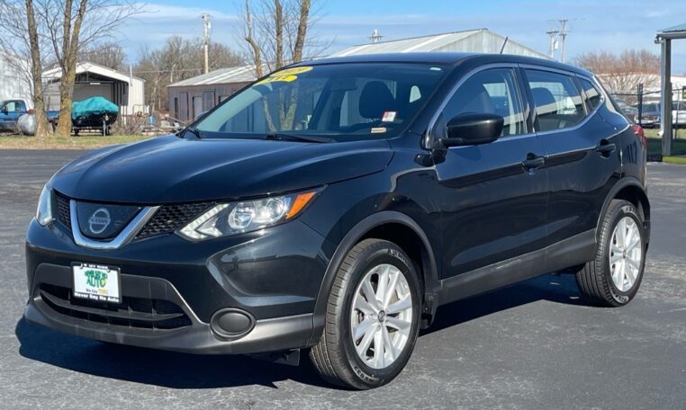 2019 Nissan Rogue Sport S B2771T (4) Front