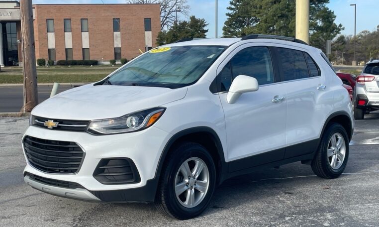 2020 Chevrolet Trax LT 7889T (4) Front