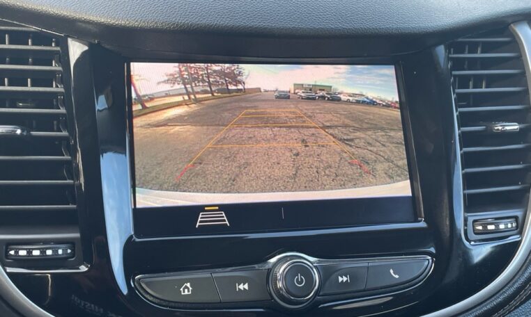 2020 Chevrolet Trax LT 7889T (7) Backup Camera