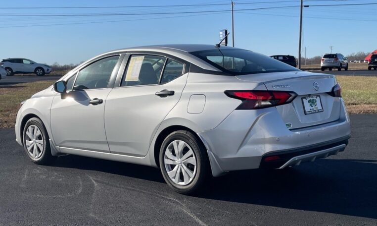 2021 Nissan Versa S B2777T (3) Rear Angle