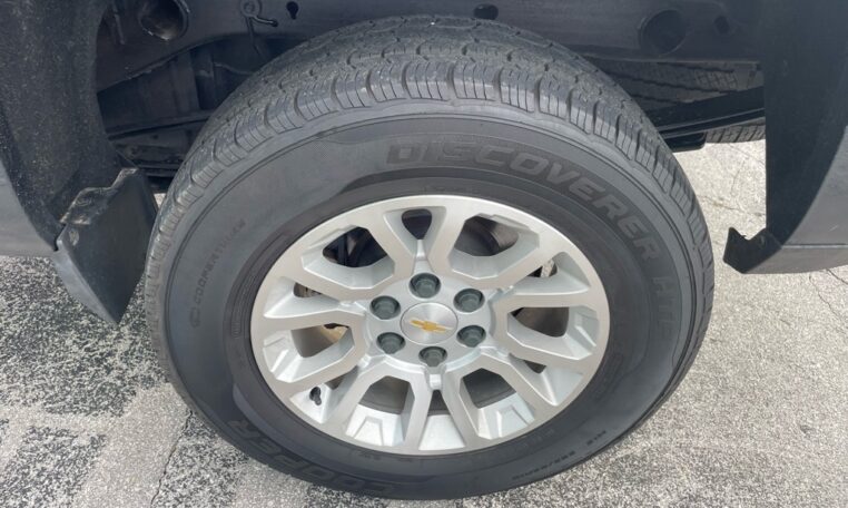 2017 Chevrolet Silverado 1500 LT 7968 (15) Tire