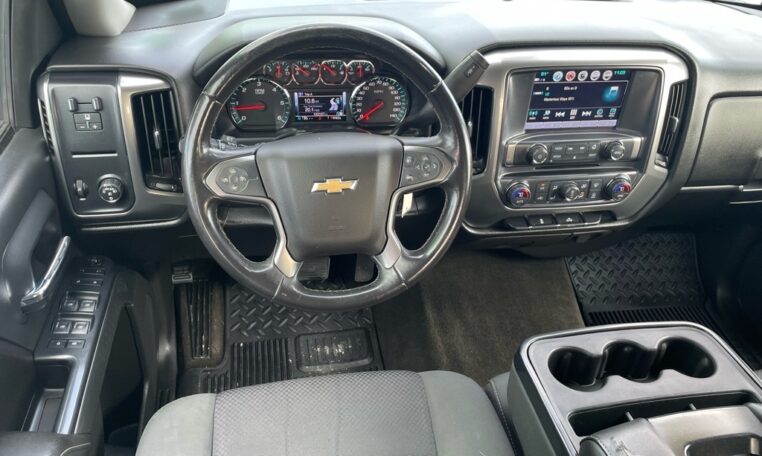 2017 Chevrolet Silverado 1500 LT 7968 (5) Cabin