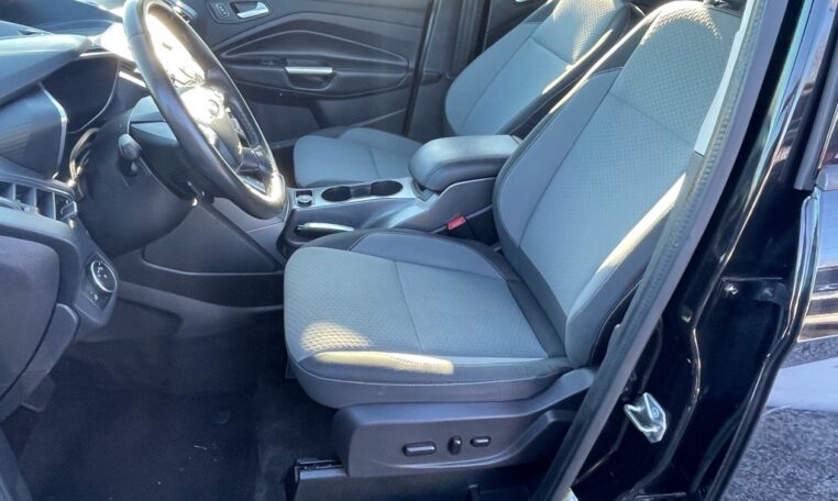 2017 Ford C-MAX Hybrid SE 7981 (14) Front Seats