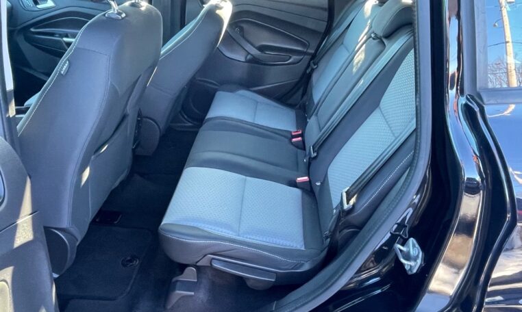 2017 Ford C-MAX Hybrid SE 7981 (15) Back Seats