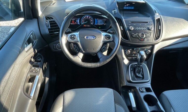 2017 Ford C-MAX Hybrid SE 7981 (5) Cabin