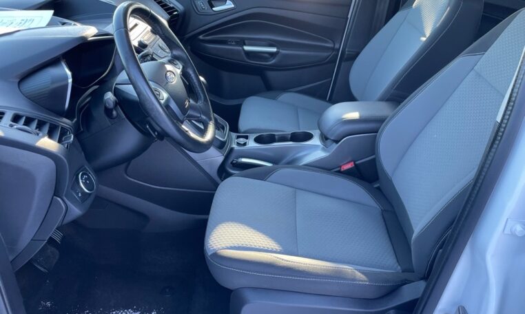 2017 Ford C-MAX Hybrid SE 7986 (15) Front Seats