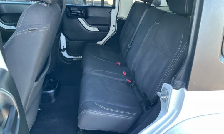 2018 Jeep Wrangler 7989 (17) Back Seats