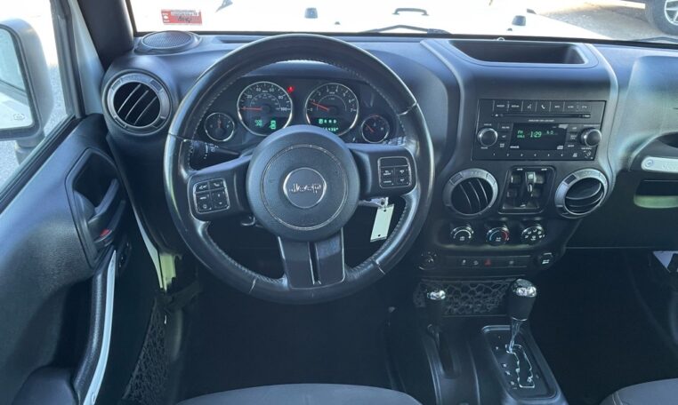 2018 Jeep Wrangler 7989 (5) Cabin