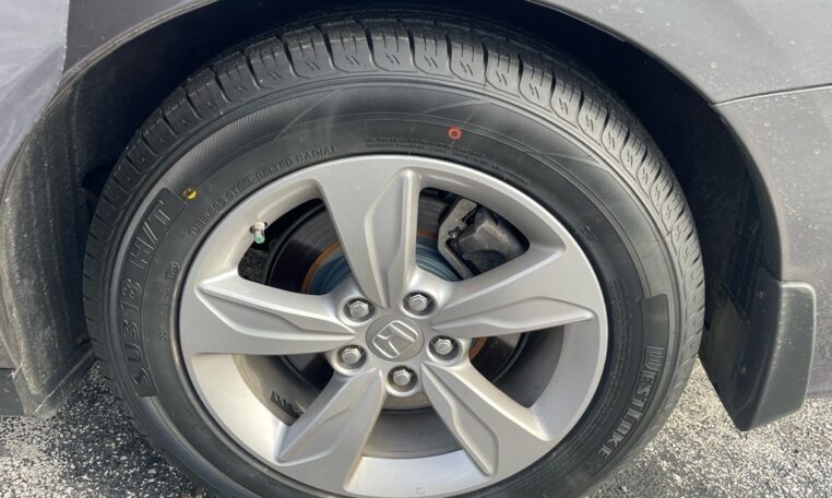 2019 Honda Odyssey EX 7966 (18) Tire