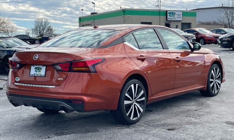 2019 Nissan Altima 2.5 SR 7965T (2) Rear