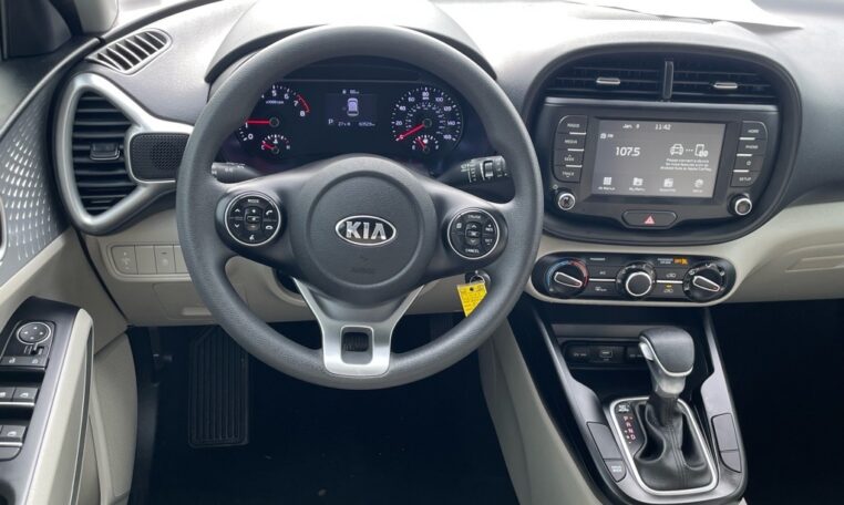 2020 Kia Soul LX 7943 (5) Cabin