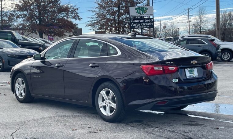 2021 Chevrolet Malibu LS 7957T (3) Rear