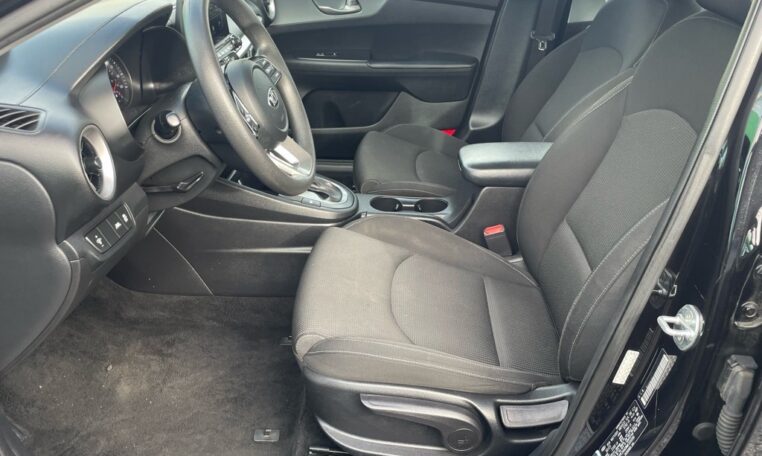 2021 Kia Forte LXS 7953T (13) Front Seats