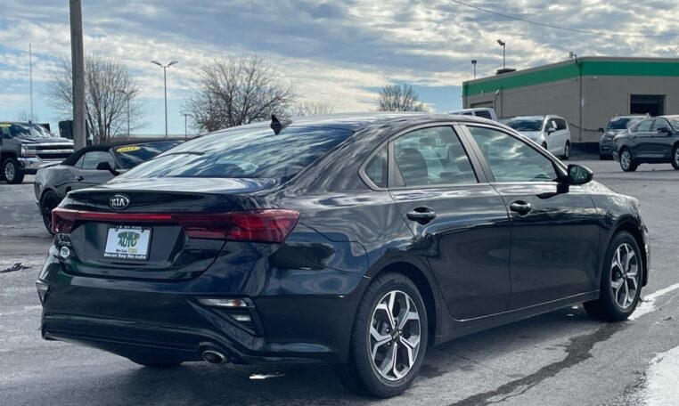 2021 Kia Forte LXS 7953T (2) Rear