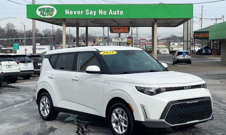 2023 Kia Soul LX 7976T (1) Guaranteed Approval