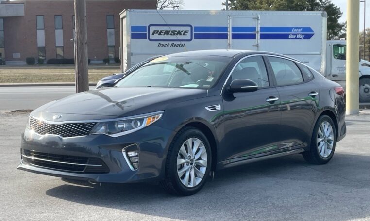 2018 Kia Optima S 8012 Front (4)