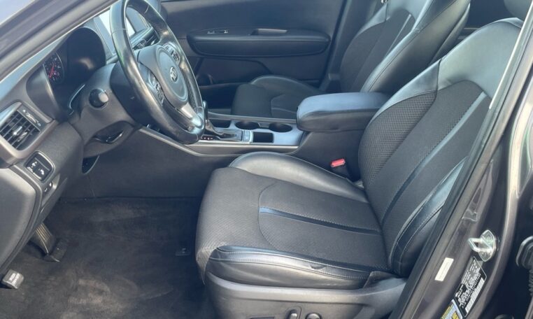 2018 Kia Optima S 8012 Front Seats (13)