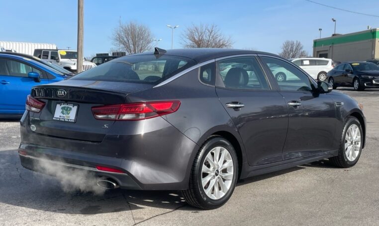 2018 Kia Optima S 8012 Rear (2)