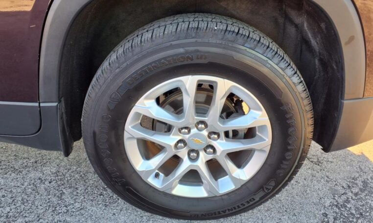 2019 Chevrolet Traverse LT 7997T (18) Tire