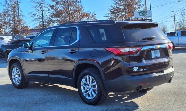 2019 Chevrolet Traverse LT 7997T (3) Rear