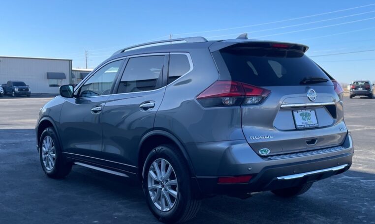 2019 Nissan Rogue SV B2787T Rear (3)