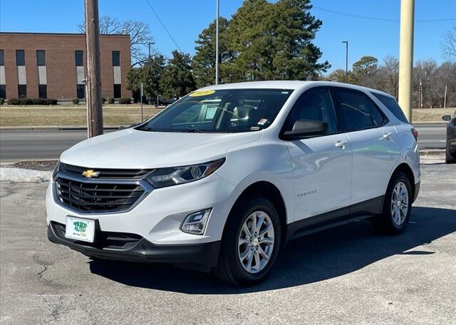 2020 Chevrolet Equinox LS 8018 Front (5)