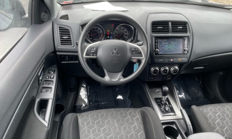 2021 Mitsubishi Outlander Sport B2799T Cabin (5)