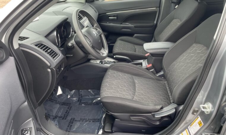 2021 Mitsubishi Outlander Sport B2799T Front Seats (14)